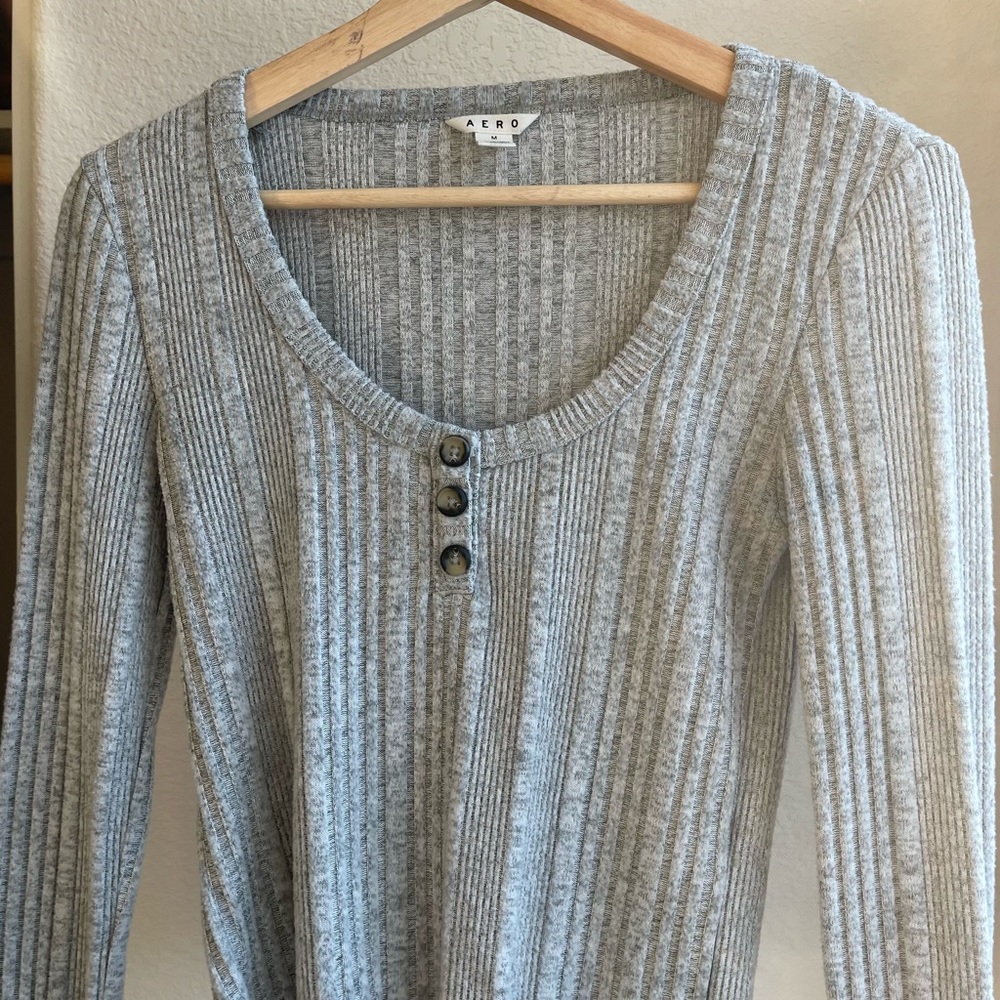 Grey long sleeve sweater